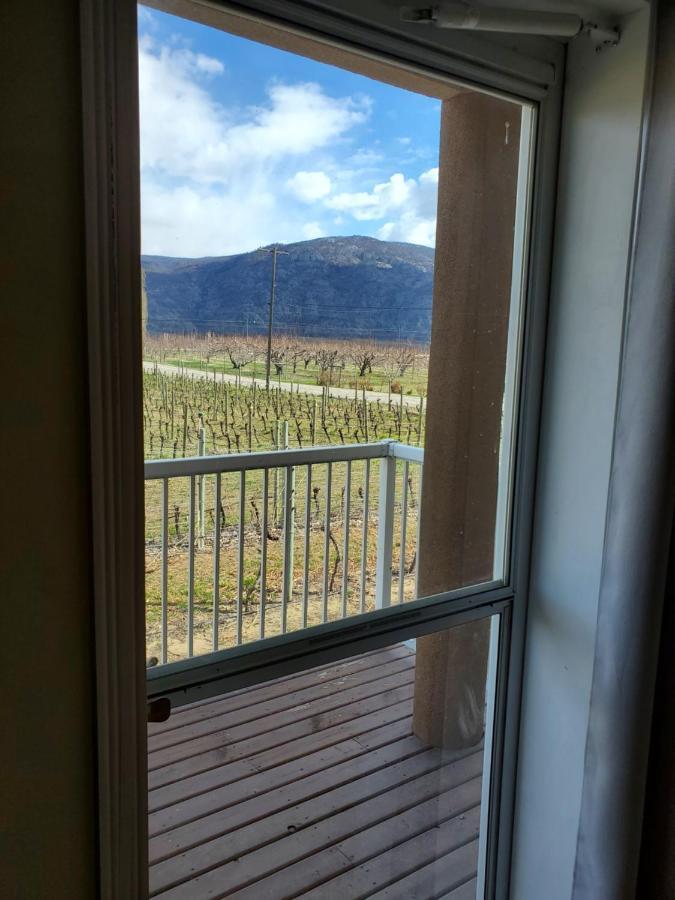 Sonora Desert Inn Osoyoos Bagian luar foto
