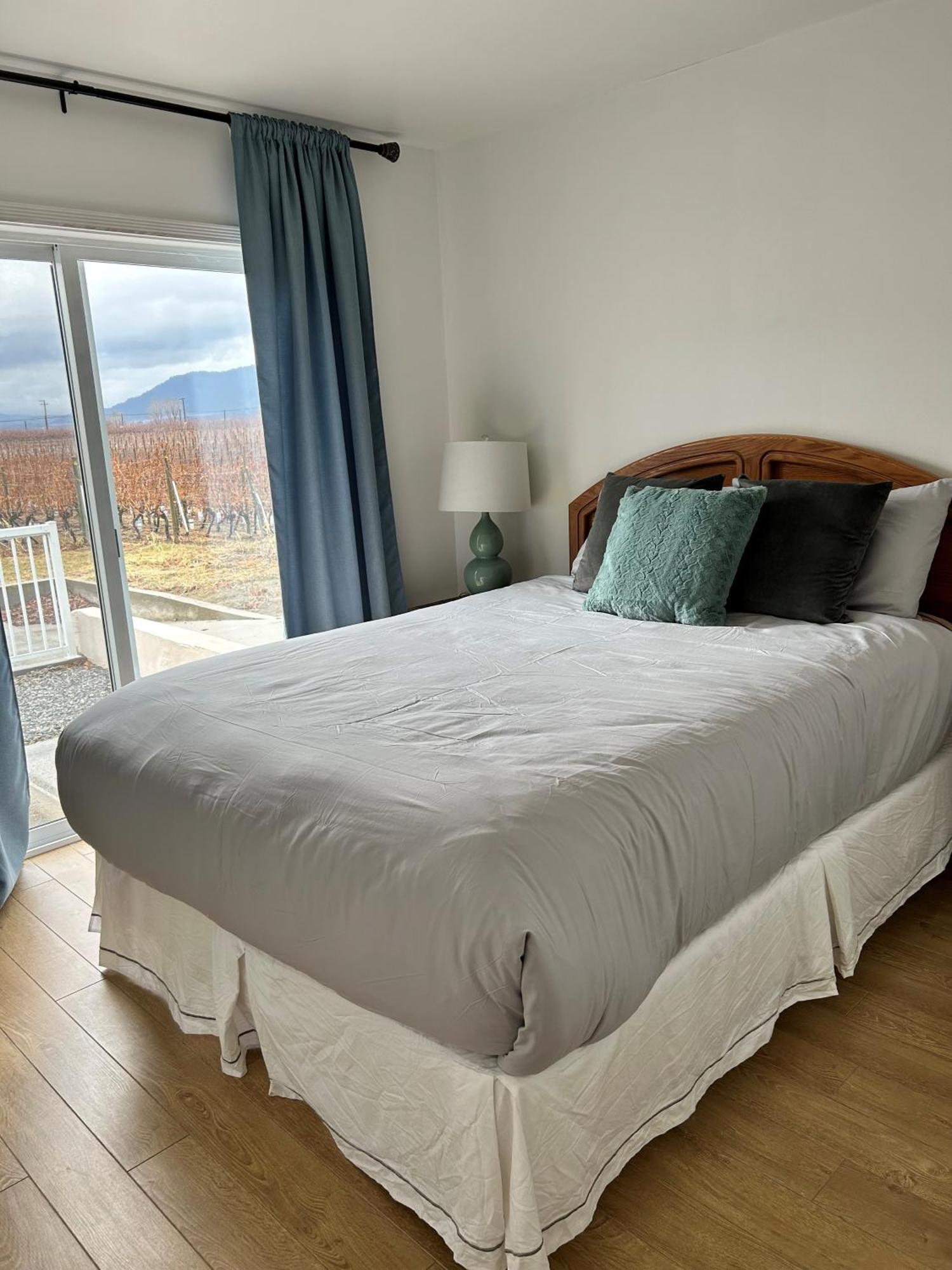 Sonora Desert Inn Osoyoos Bagian luar foto